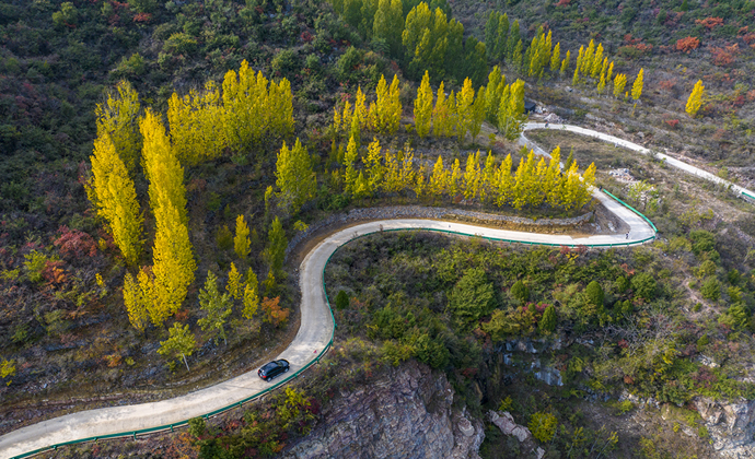 Autumn in Zezhou is uniquely splendid.